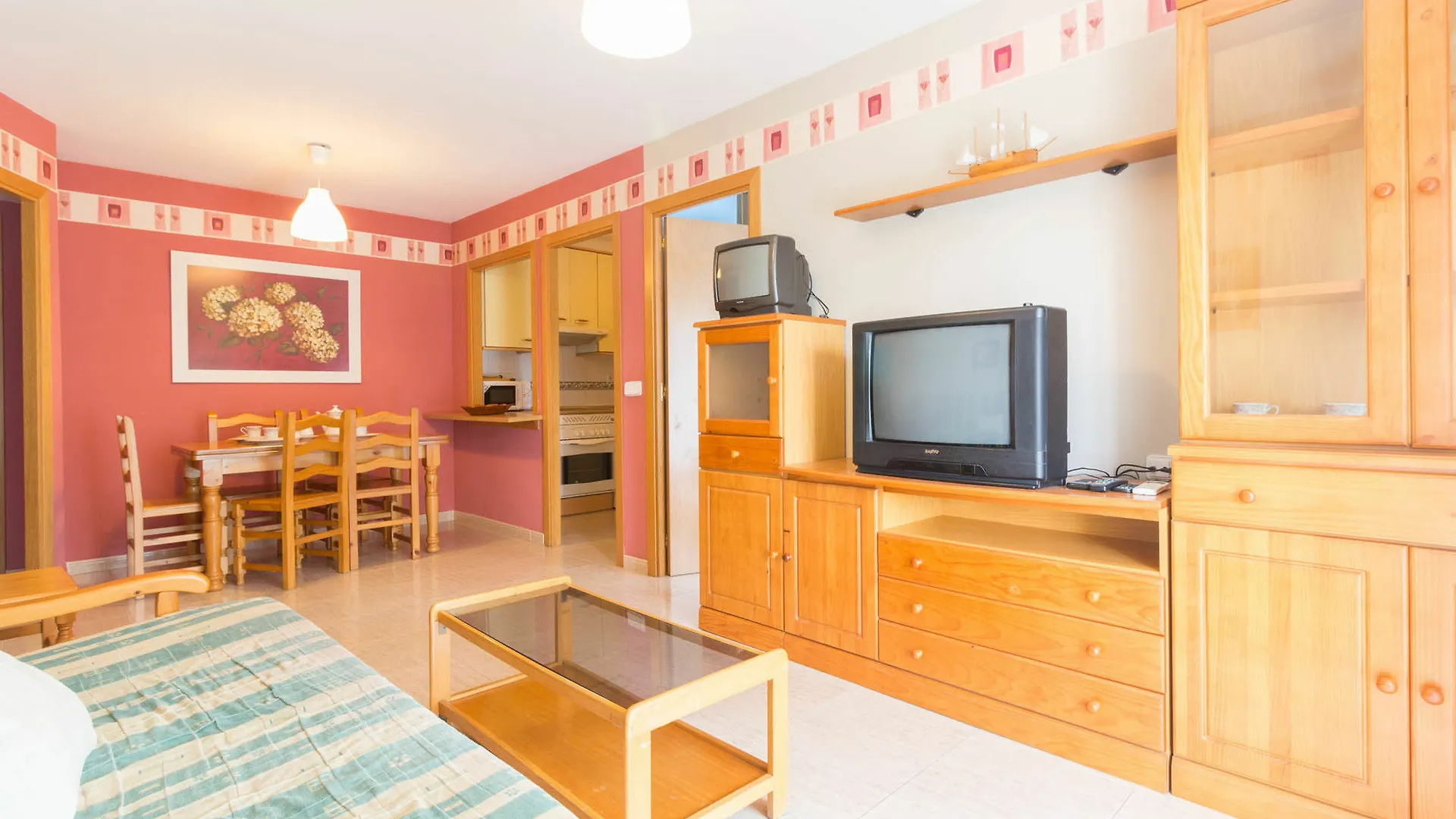 Costa Daurada Apartaments - Larimar Salou 0*,