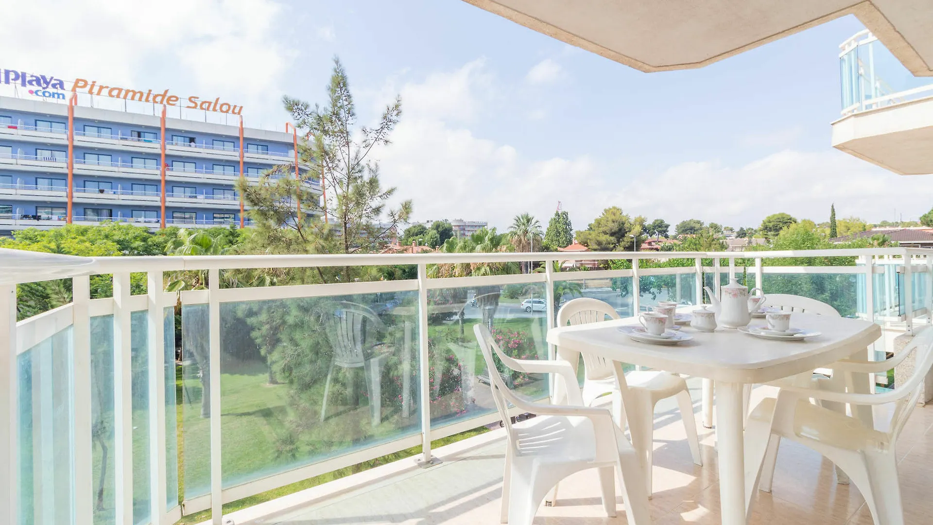 Costa Daurada Apartaments - Larimar Salou Apartment